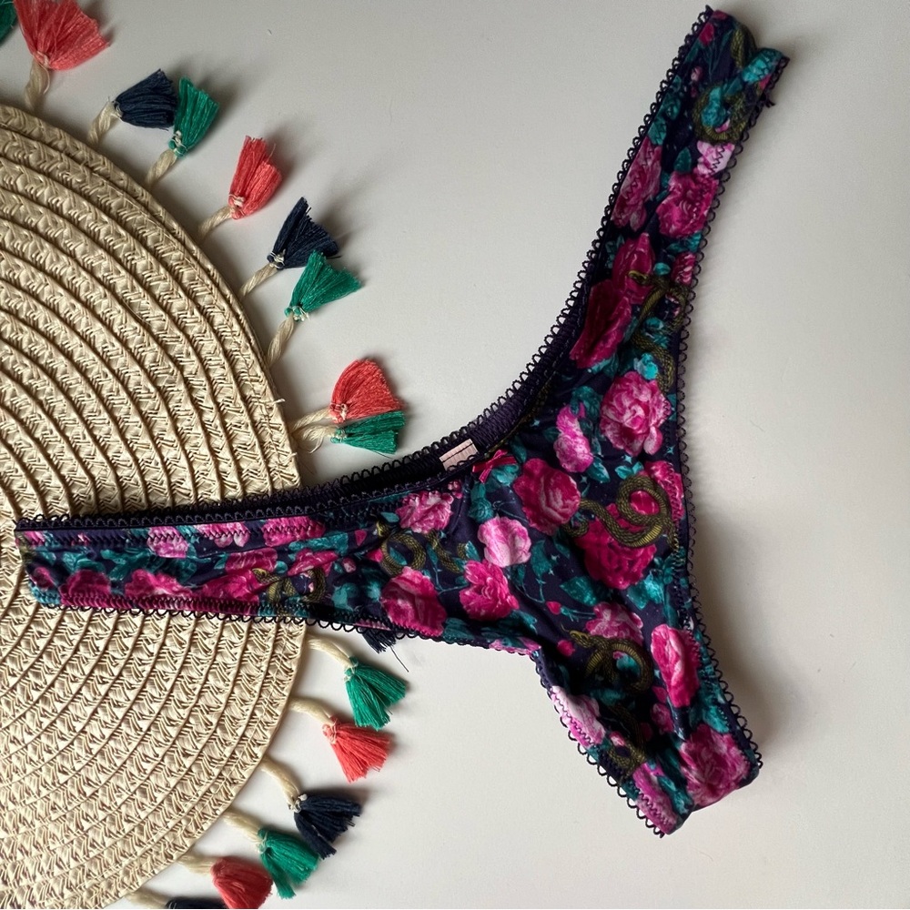Victoria's Secret Printed High-Leg Thong Panty Amethyst Snake Floral M NEW